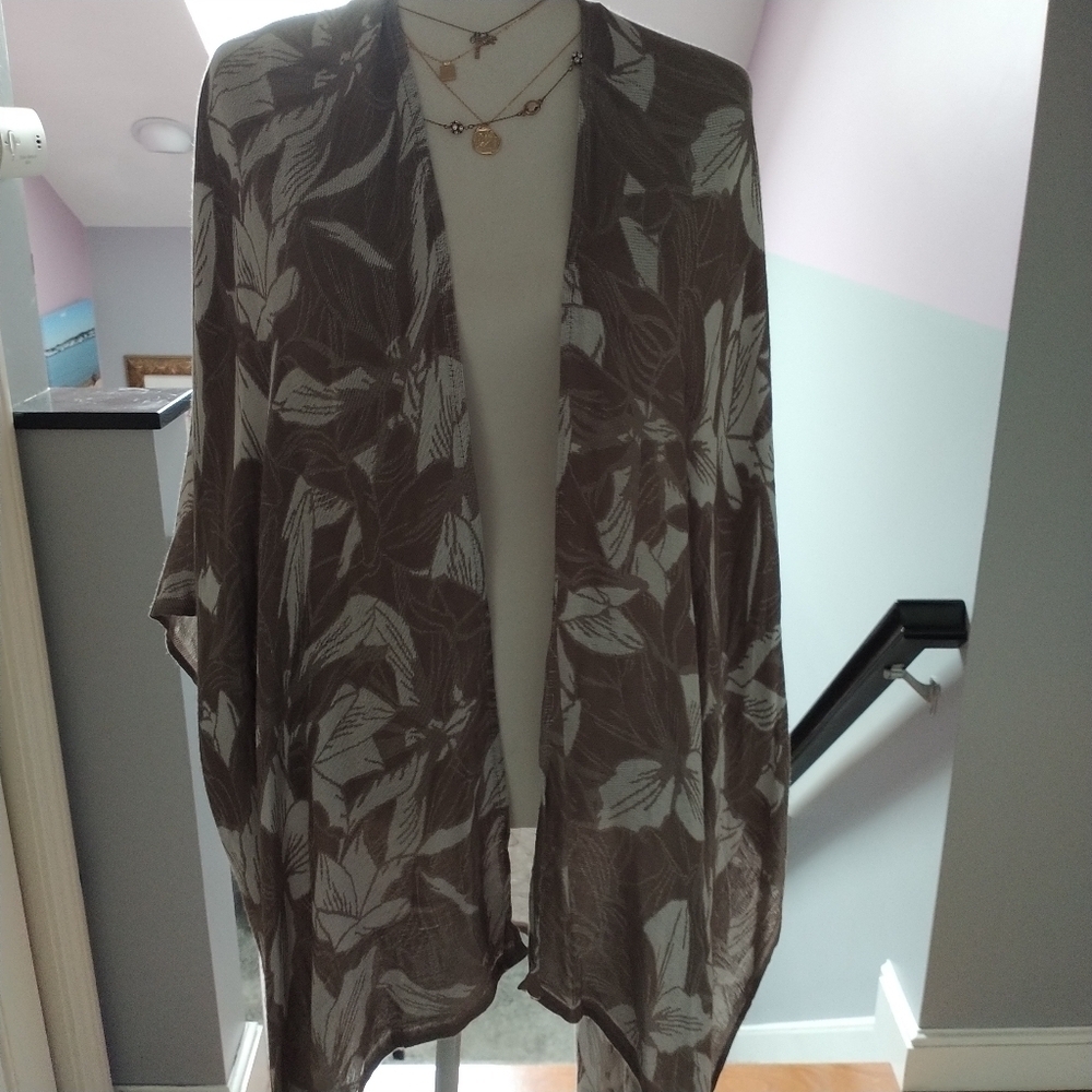 Simply Noelle Kimono Poncho Cape Shawl Wrap Taupe and Cream One Size - Picture 4 of 11